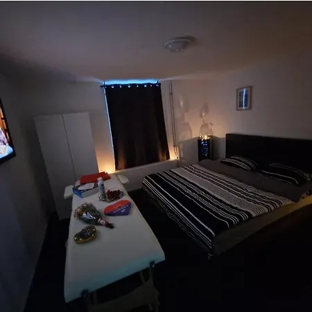 Bed & Breakfast Happy *
